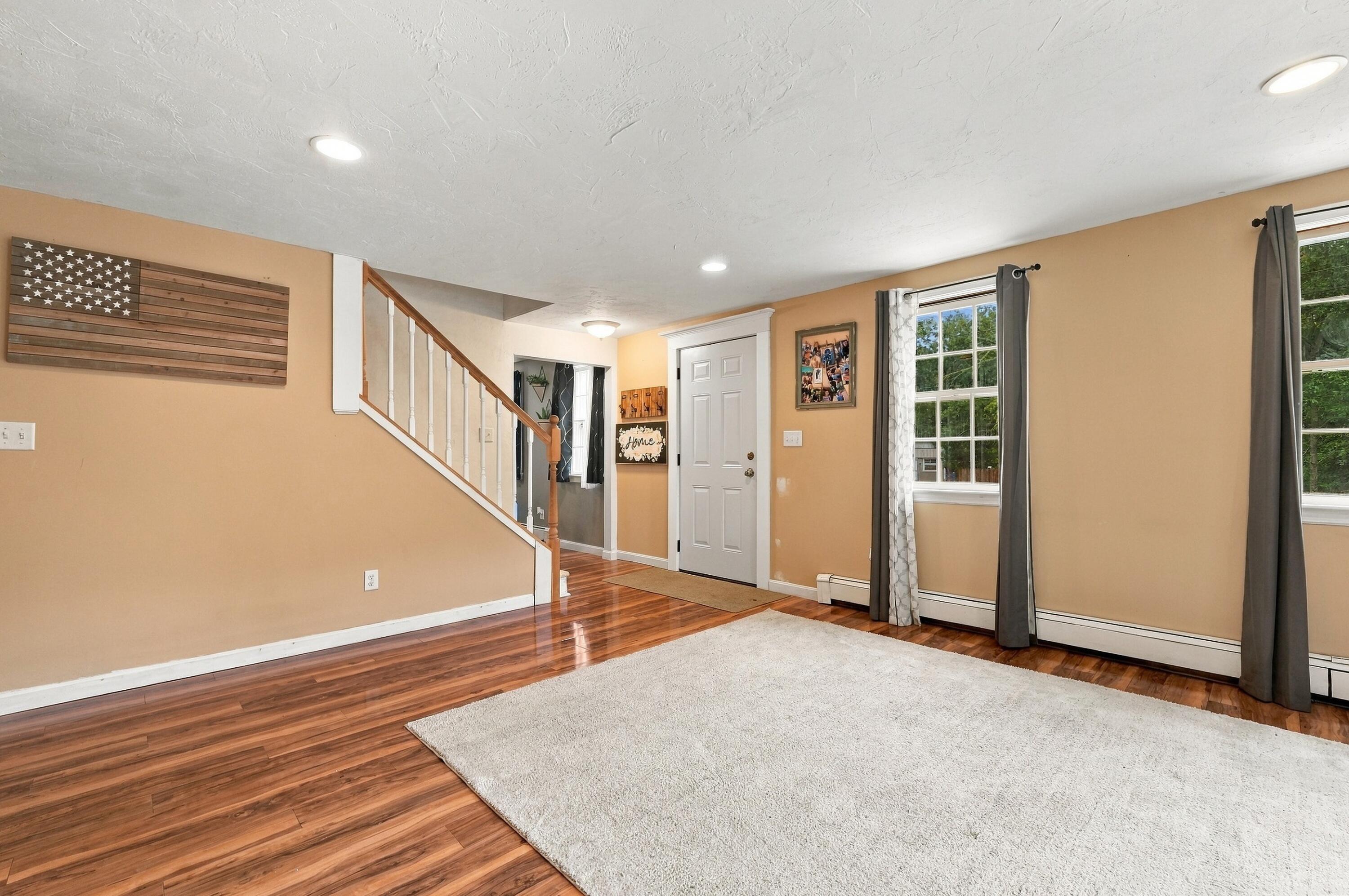 19 Louise Lane East Falmouth MA 02536