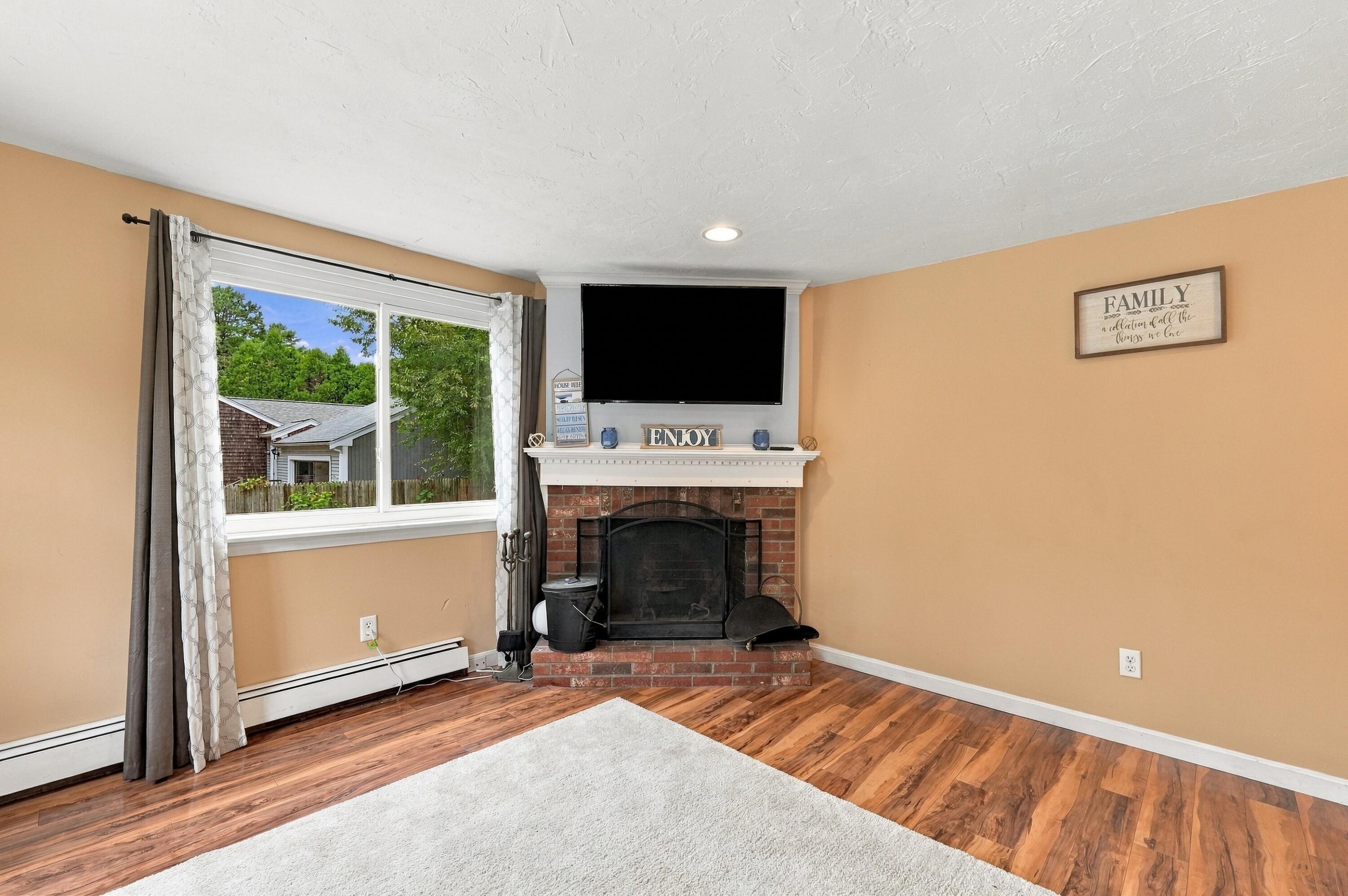 19 Louise Lane East Falmouth MA 02536
