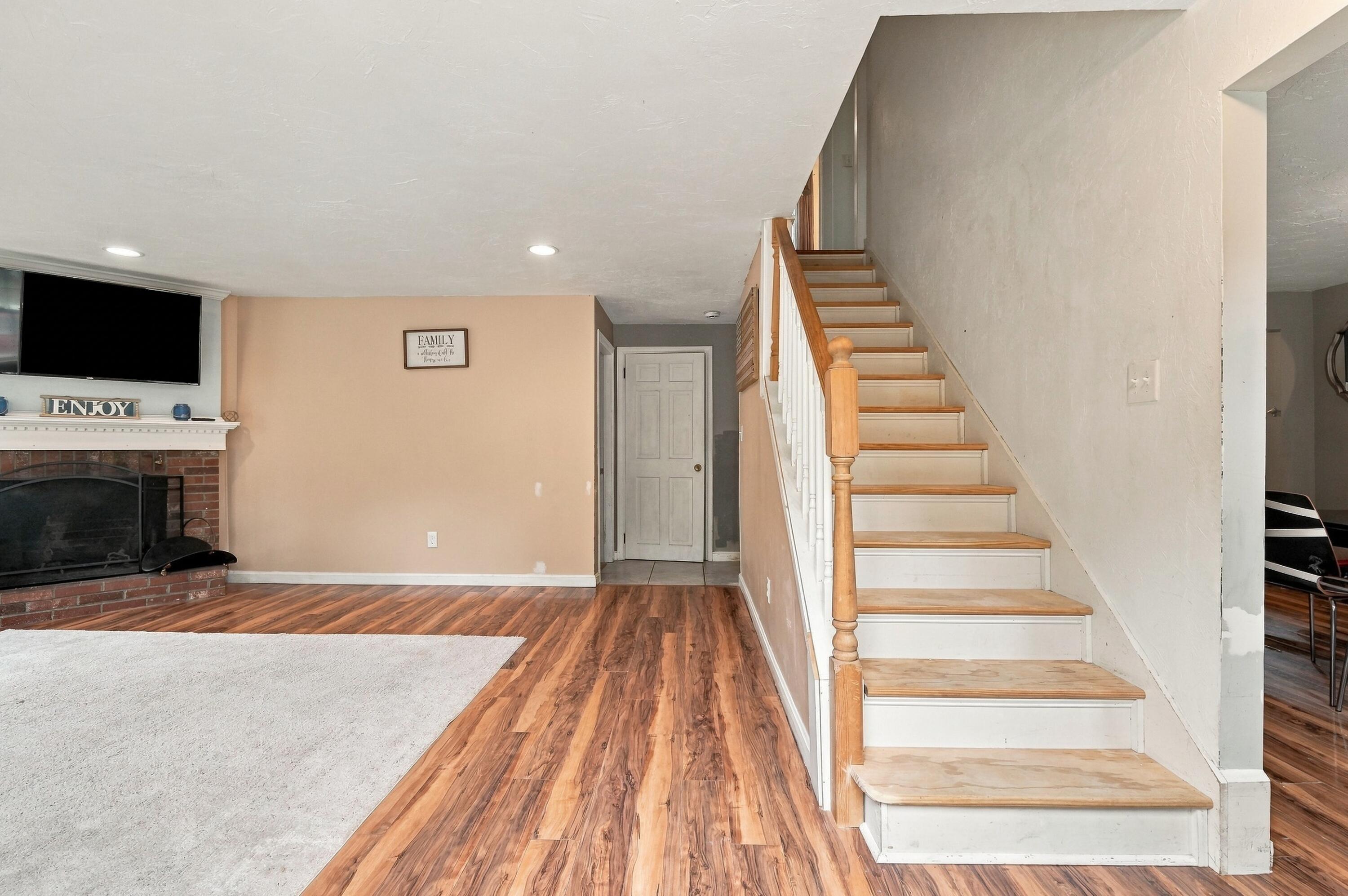 19 Louise Lane East Falmouth MA 02536