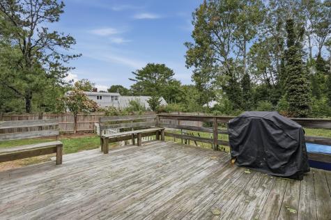 19 Louise Lane East Falmouth MA 02536