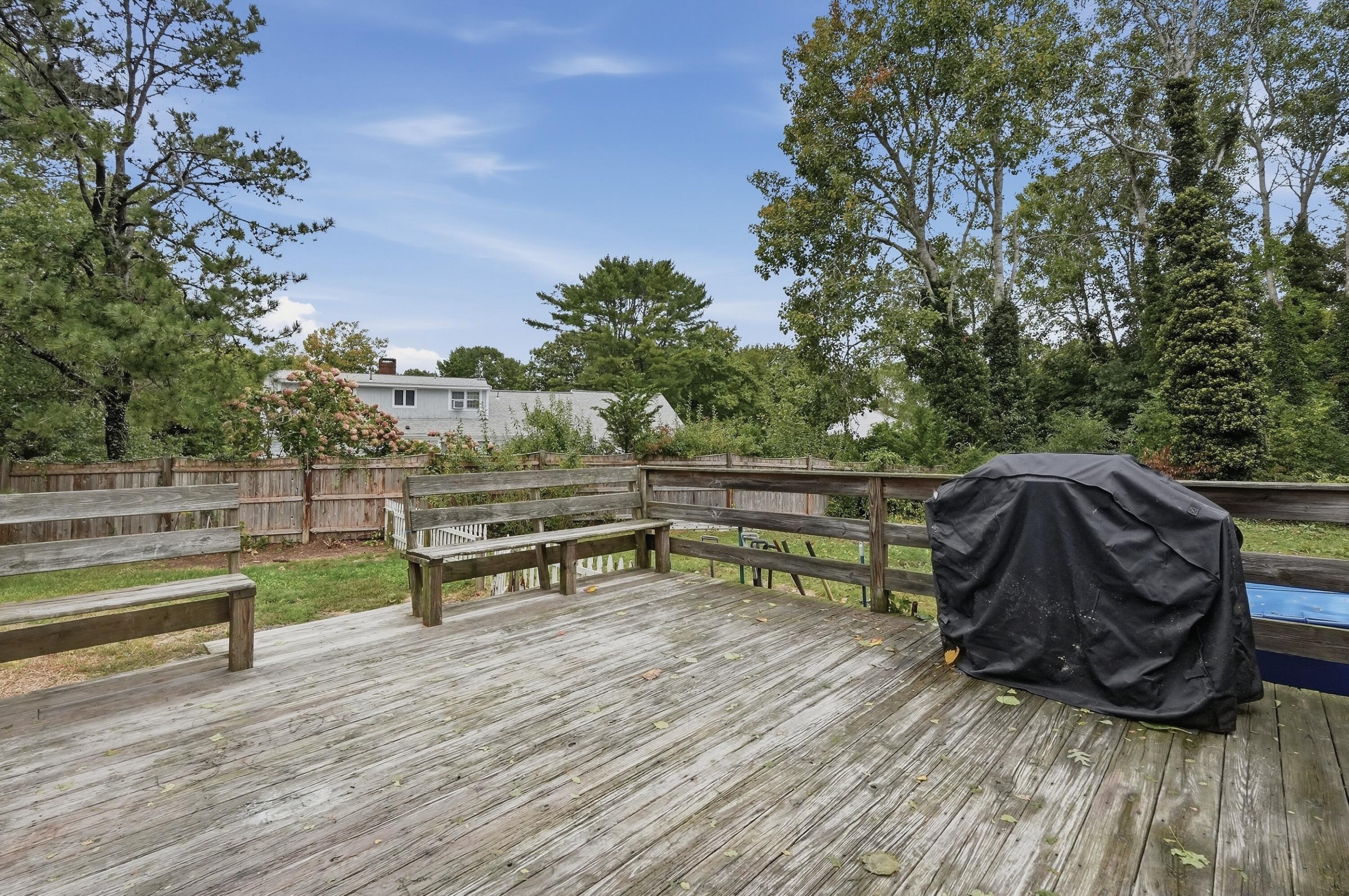 19 Louise Lane East Falmouth MA 02536