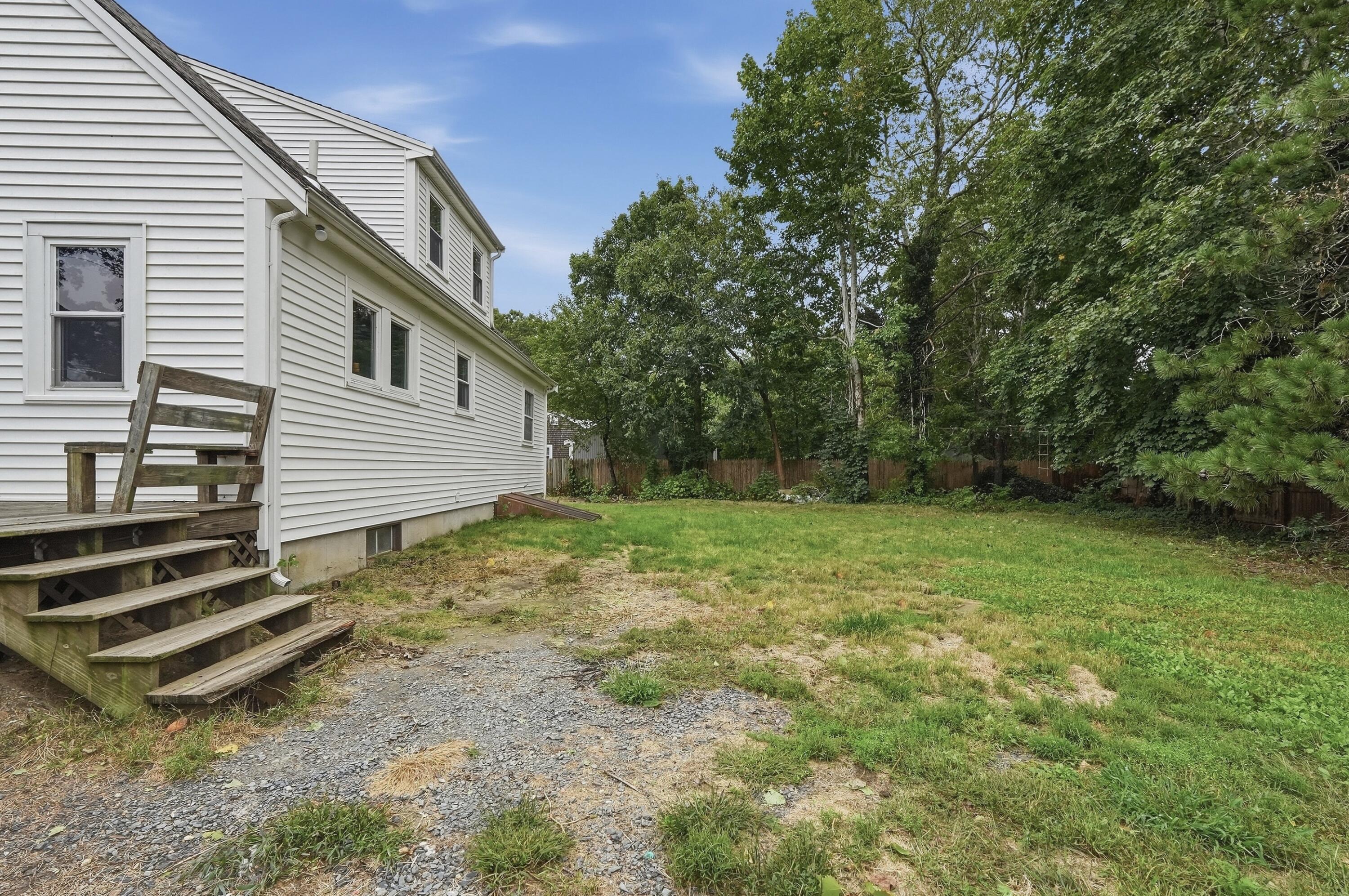 19 Louise Lane East Falmouth MA 02536