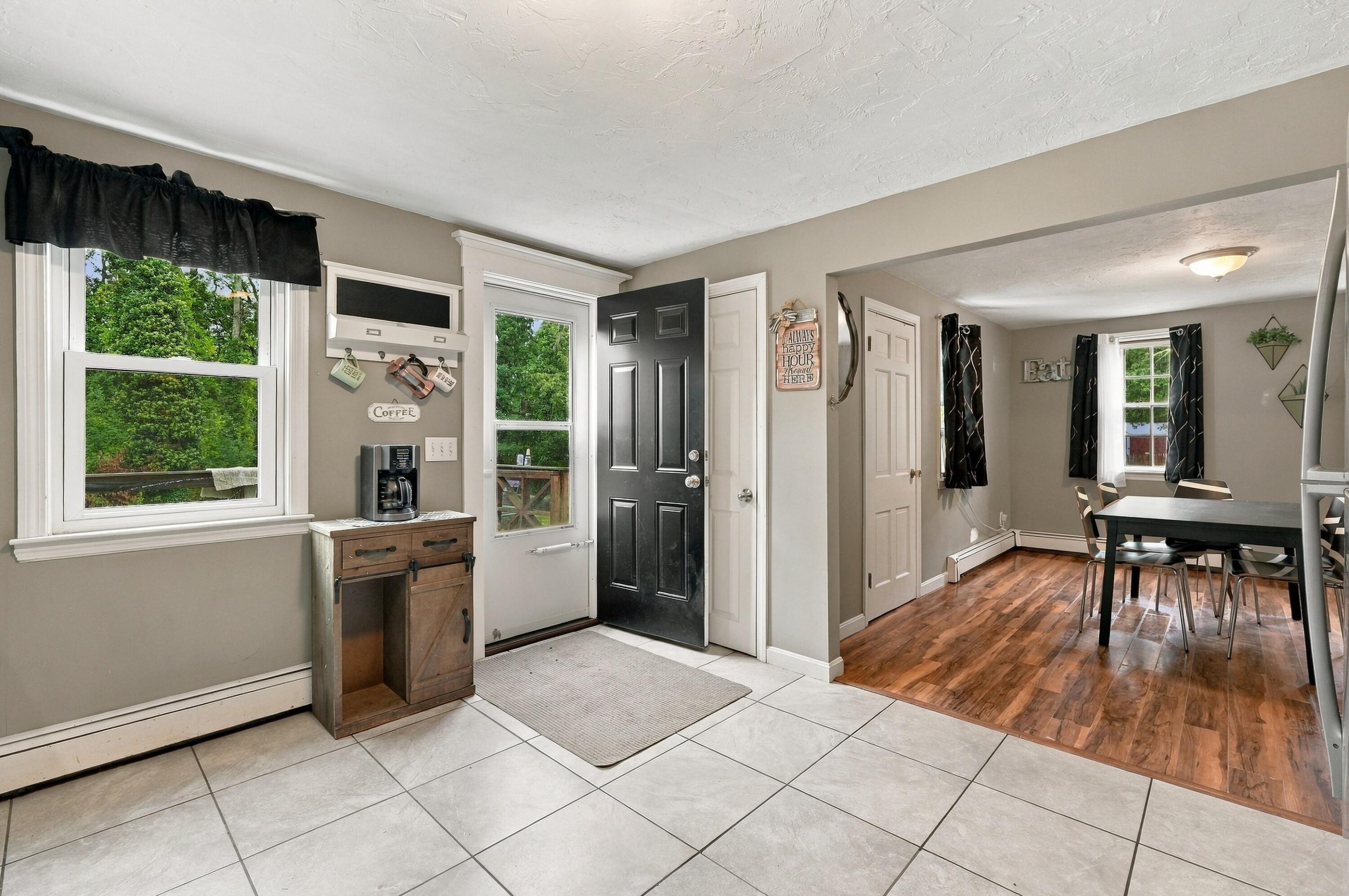 19 Louise Lane East Falmouth MA 02536