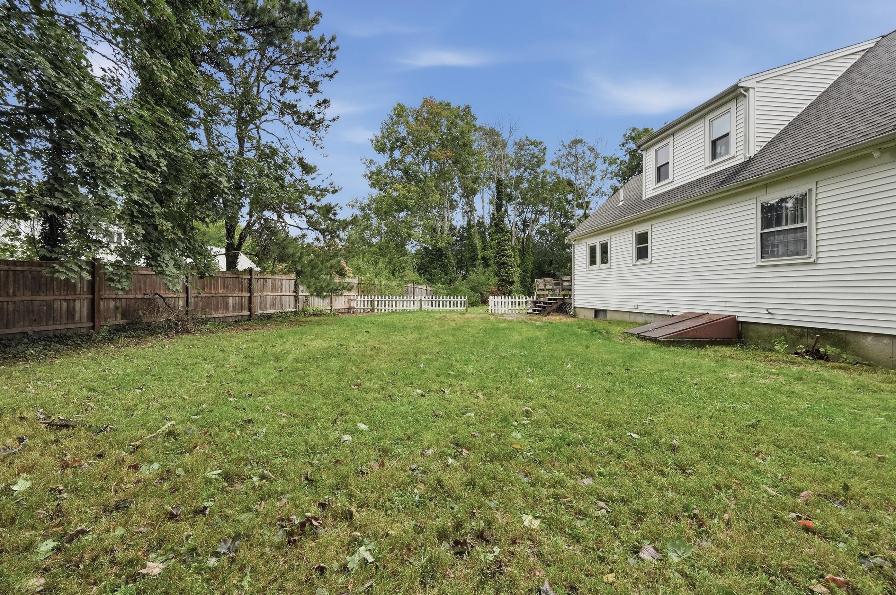 19 Louise Lane East Falmouth MA 02536