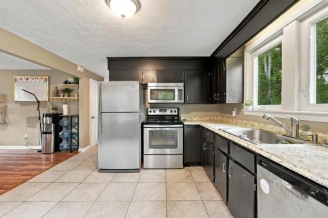 19 Louise Lane East Falmouth MA 02536