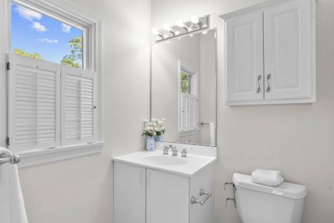 24 Bluff Avenue MA 02649