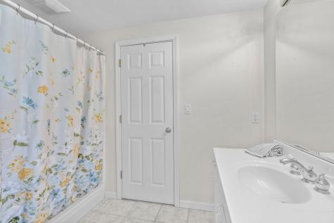 24 Bluff Avenue MA 02649