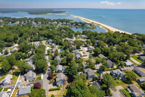 24 Bluff Avenue MA 02649