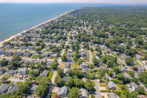 24 Bluff Avenue MA 02649