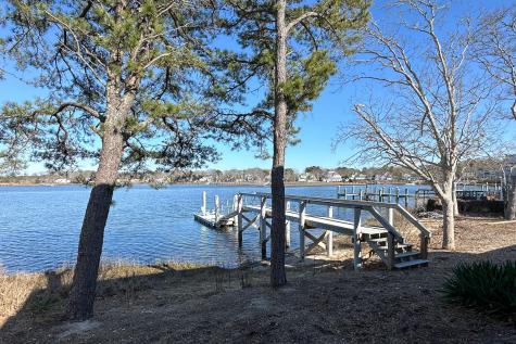 18 Great River Road Mashpee MA 02649