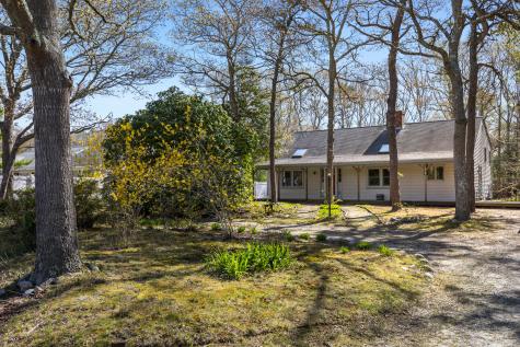 62 Monomoy Circle Barnstable MA 02632