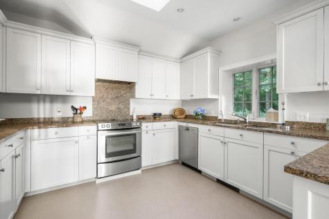 11 Sheperd's Way Barnstable MA 02630