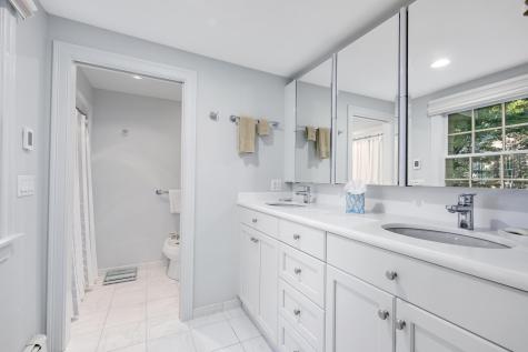 11 Sheperd's Way Barnstable MA 02630
