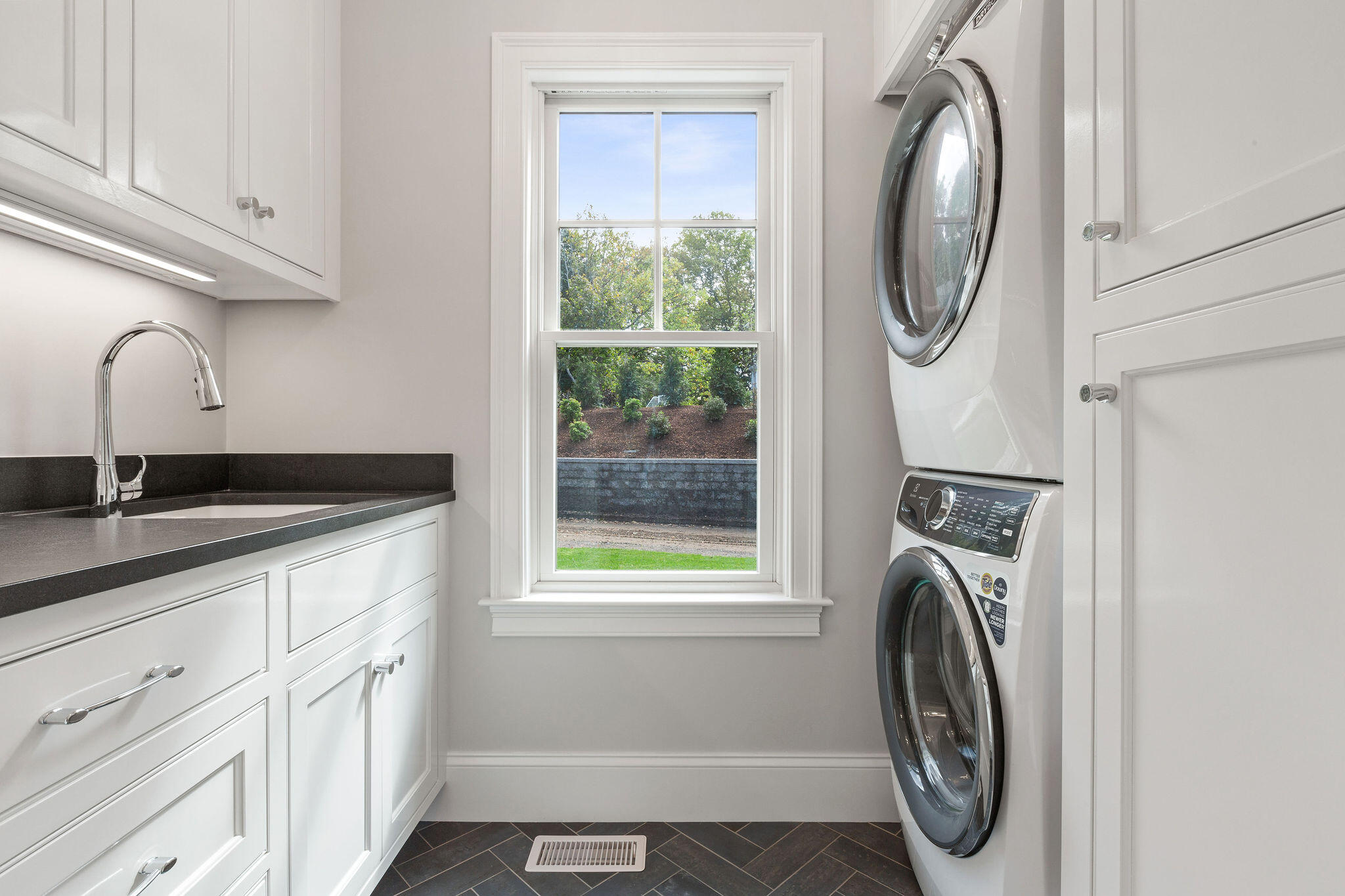 63 Kescayogansett Road MA 02653
