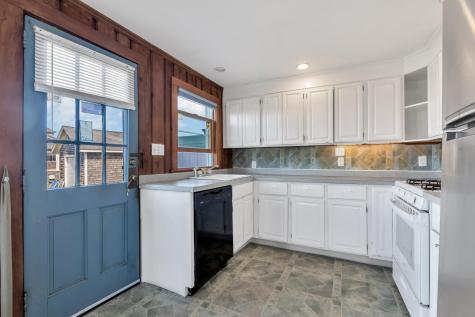 411 Maravista Avenue Teaticket MA 02536