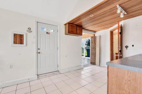 411 Maravista Avenue Teaticket MA 02536
