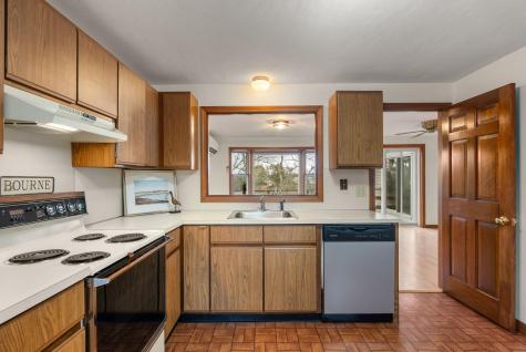 14 Quamhassett Road Bourne MA 02532