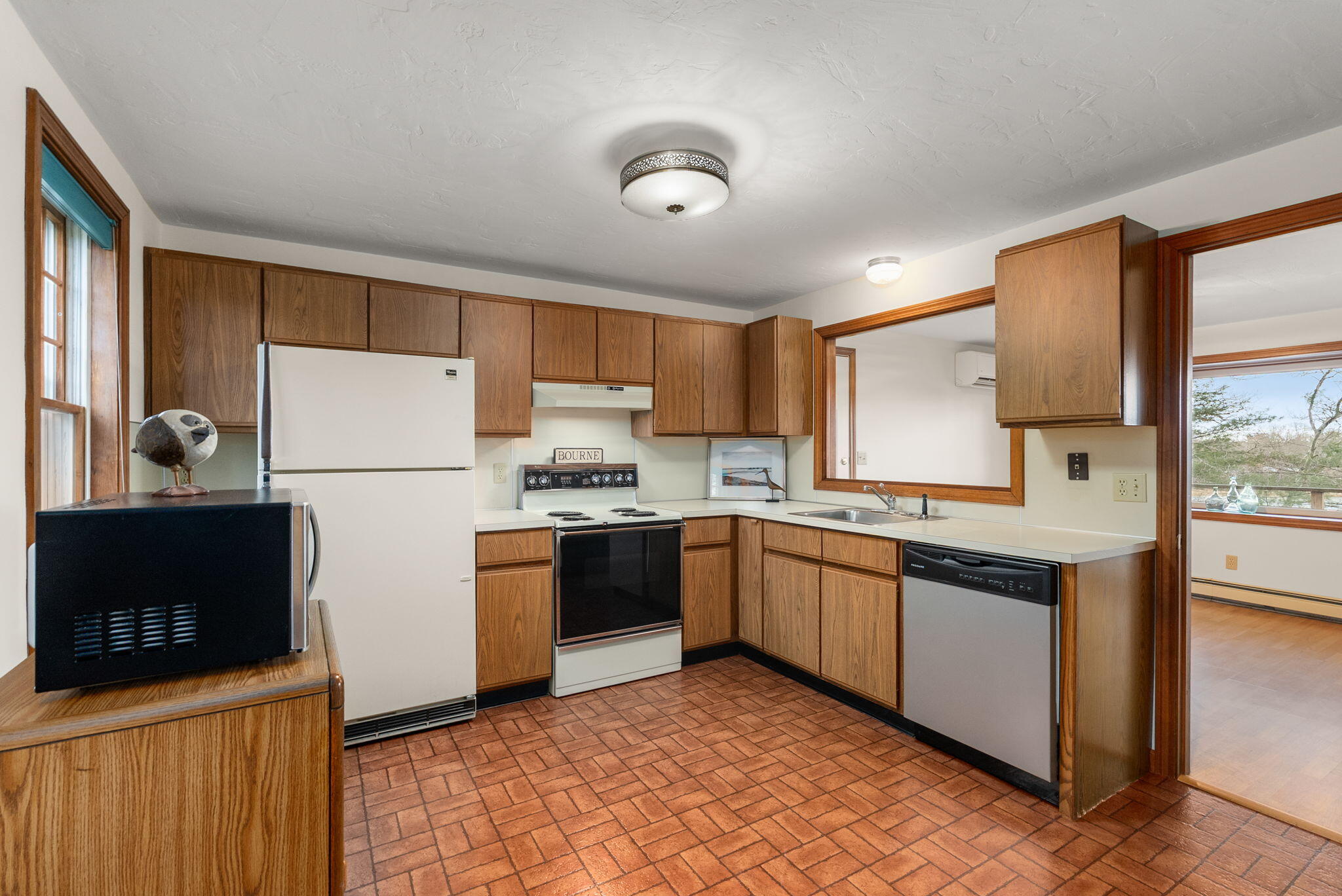 14 Quamhassett Road Bourne MA 02532