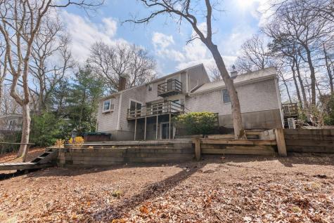 14 Quamhassett Road Bourne MA 02532
