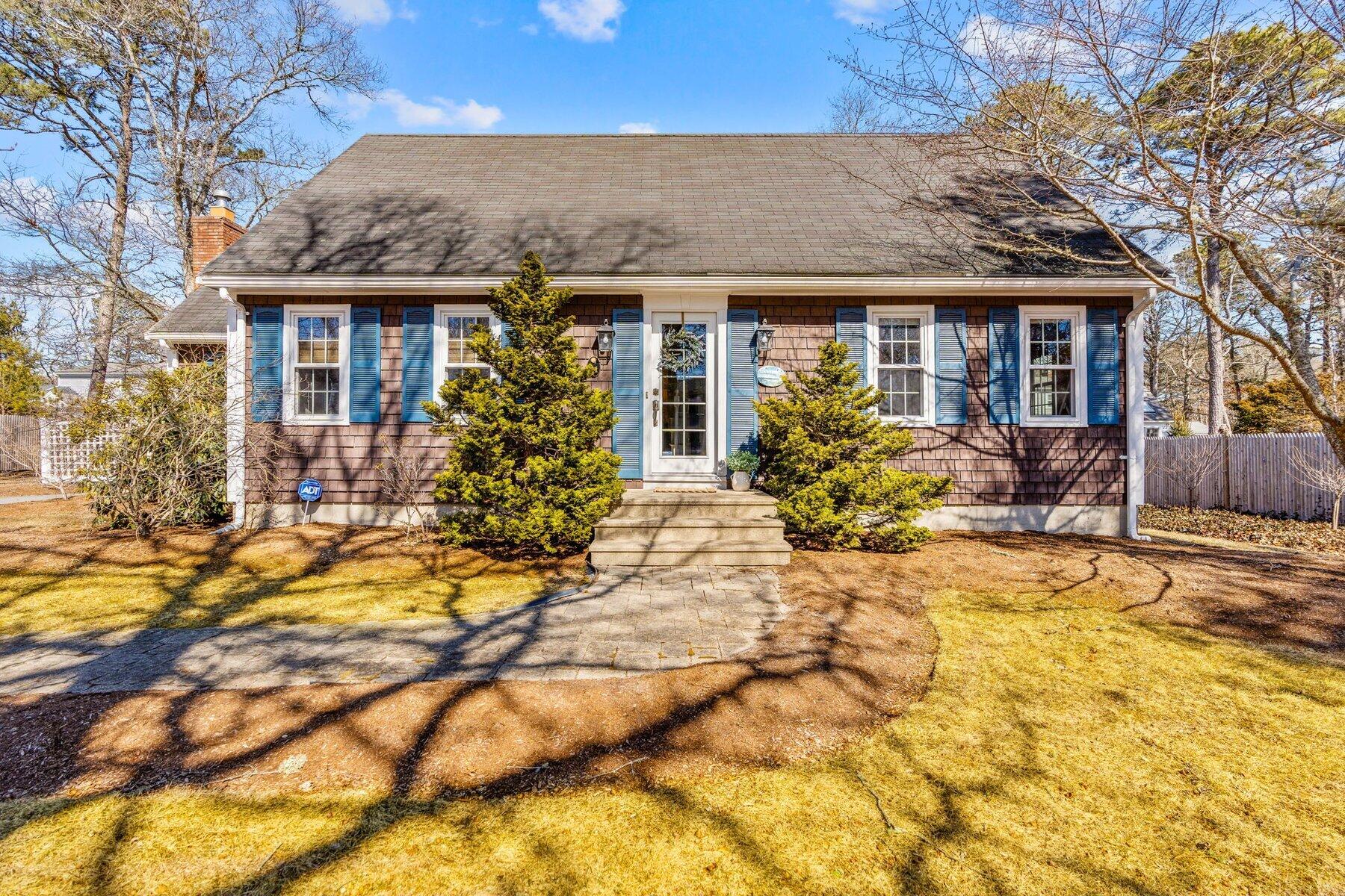 21 Nehoiden Road Mashpee MA 02649