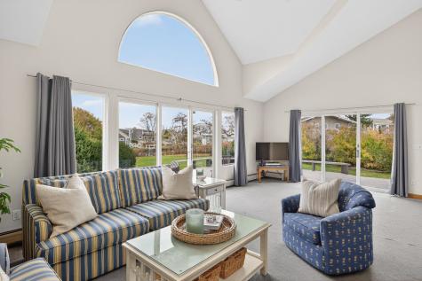 15 Hedge Lane Falmouth MA 02540