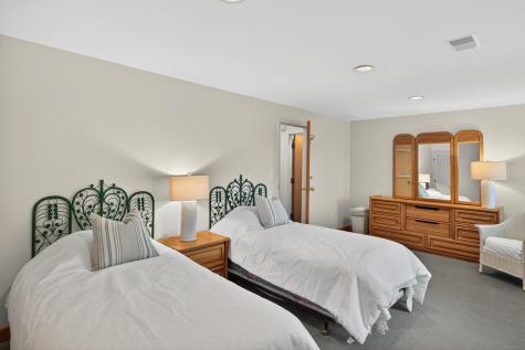 15 Hedge Lane Falmouth MA 02540