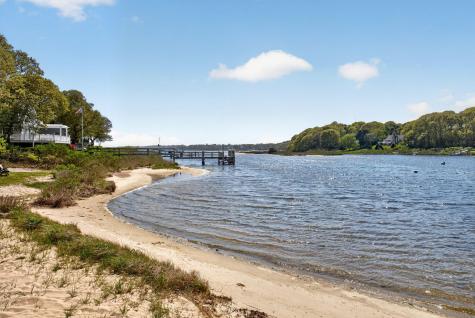 17 Suncrest Drive Falmouth MA 02536
