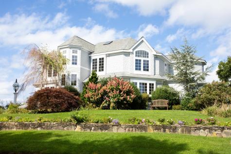 157 Monomoscoy Road Mashpee MA 02649