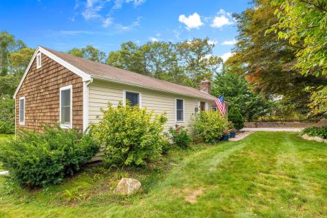 19 Essex Road Mashpee MA 02649
