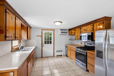 19 Essex Road Mashpee MA 02649