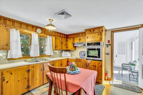 686 Queen Anne Road Harwich MA 02645