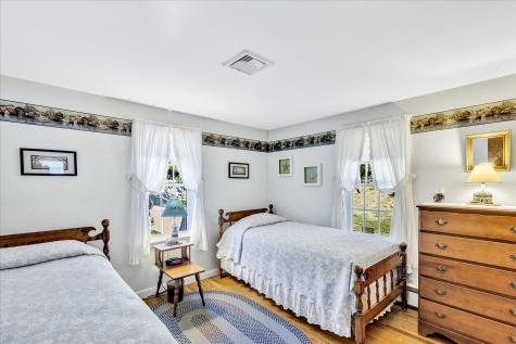 686 Queen Anne Road Harwich MA 02645