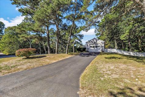 686 Queen Anne Road Harwich MA 02645