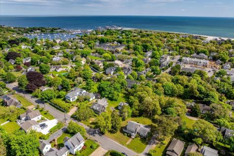 53 Pleasant Street Harwich MA 02646