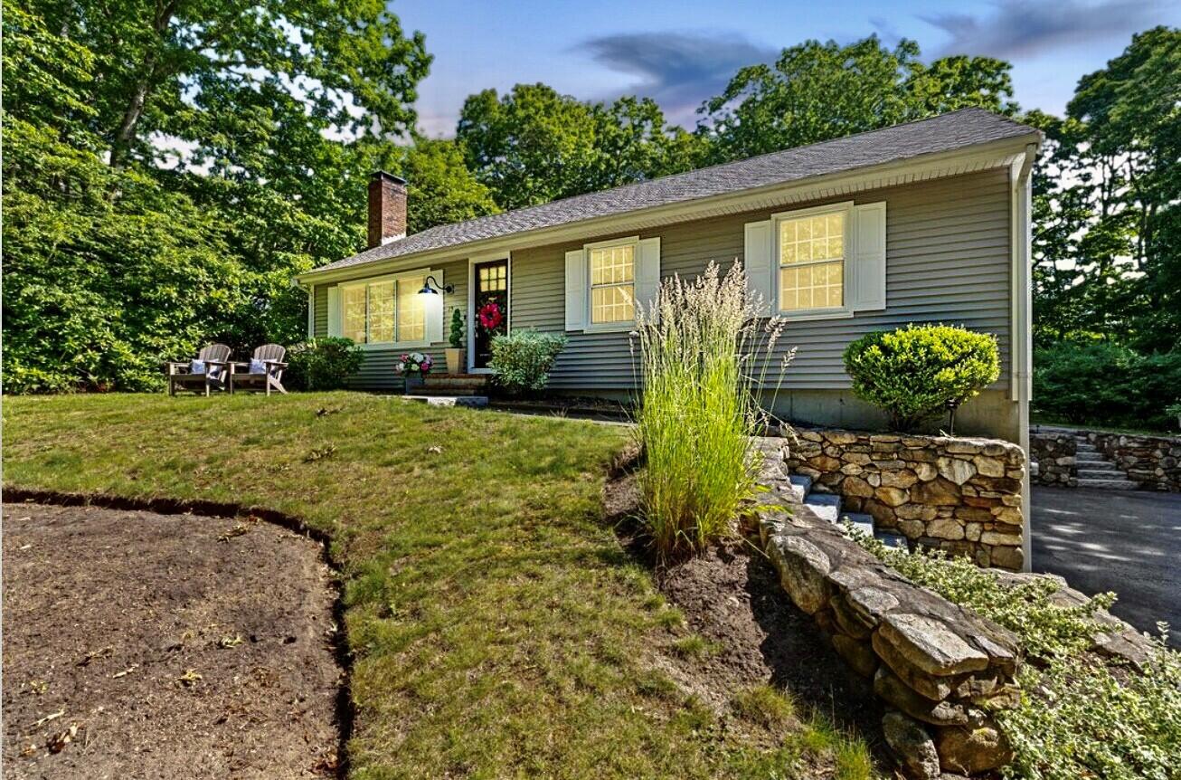 15 Surrey Lane Sandwich MA 02563