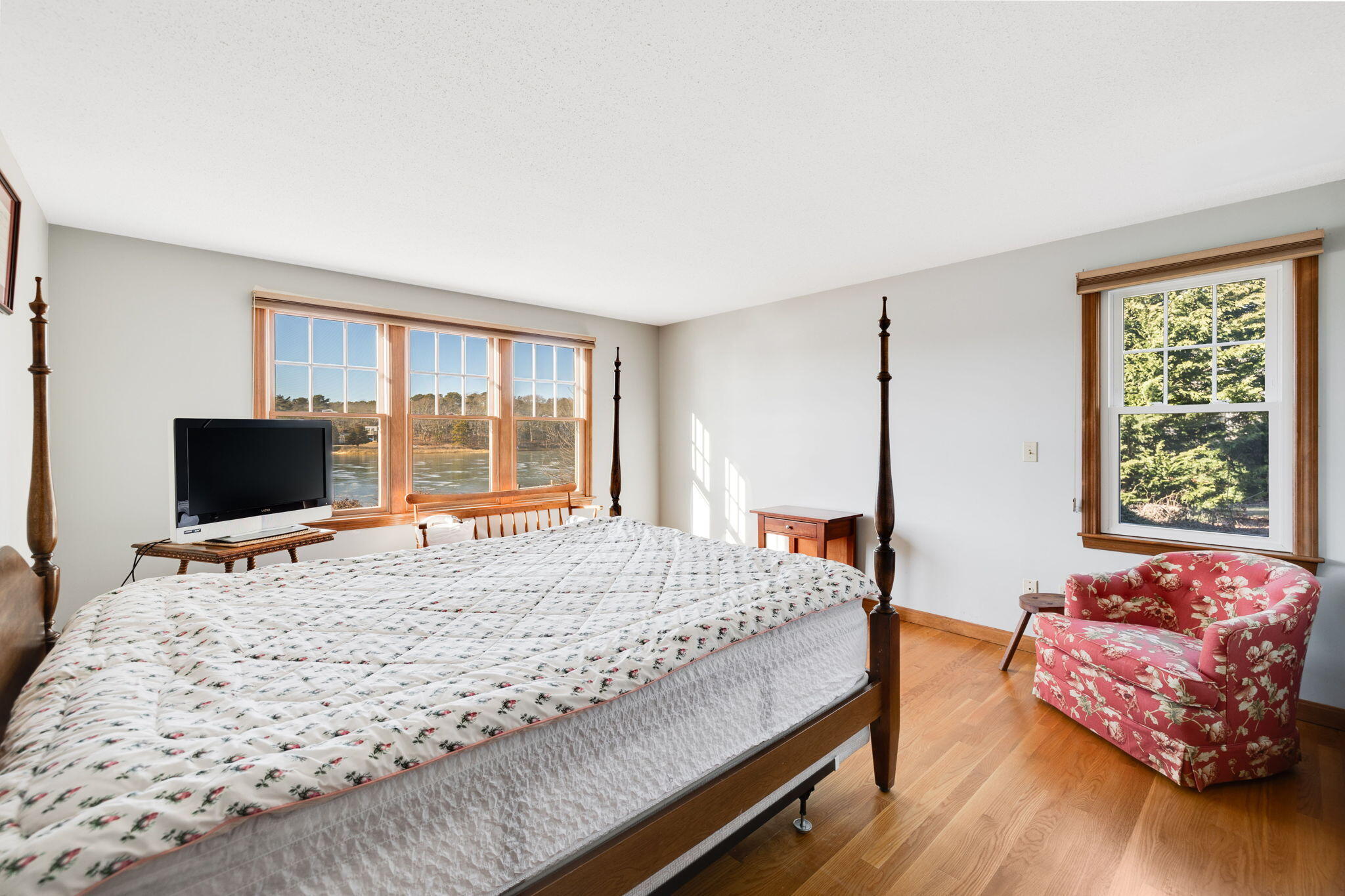 23 North Bournes Pond Road Falmouth MA 02536