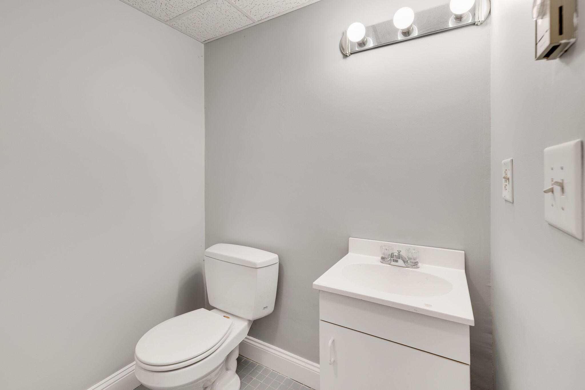 23 North Bournes Pond Road Falmouth MA 02536