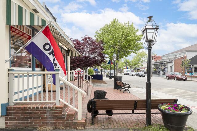 712 Main Street Hyannis MA 02601