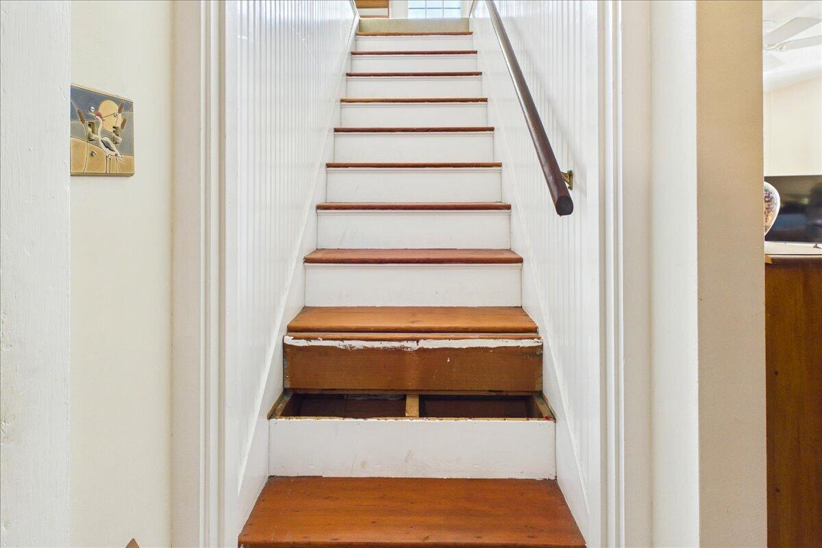 1876 Phinneys Lane Barnstable MA 02630