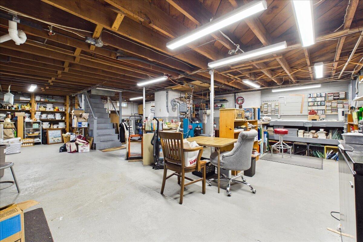 1876 Phinneys Lane Barnstable MA 02630