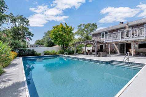 66 Sheaffer Road Centerville MA 02632