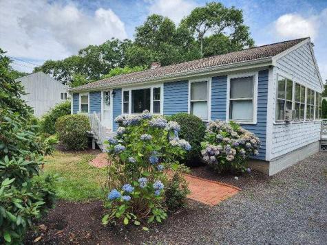 10 Croyden Drive Falmouth MA 02536
