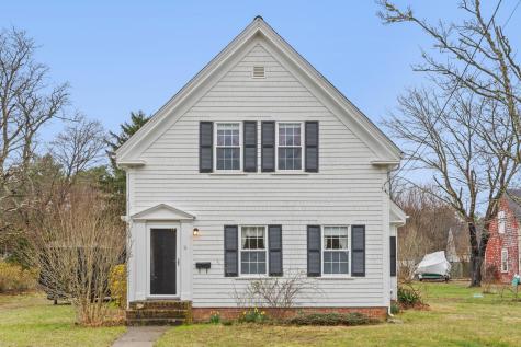 11 Maple Avenue Kingston MA 02364