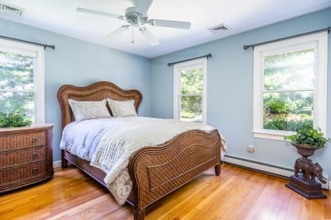 51 Falling Leaf Lane Osterville MA 02655