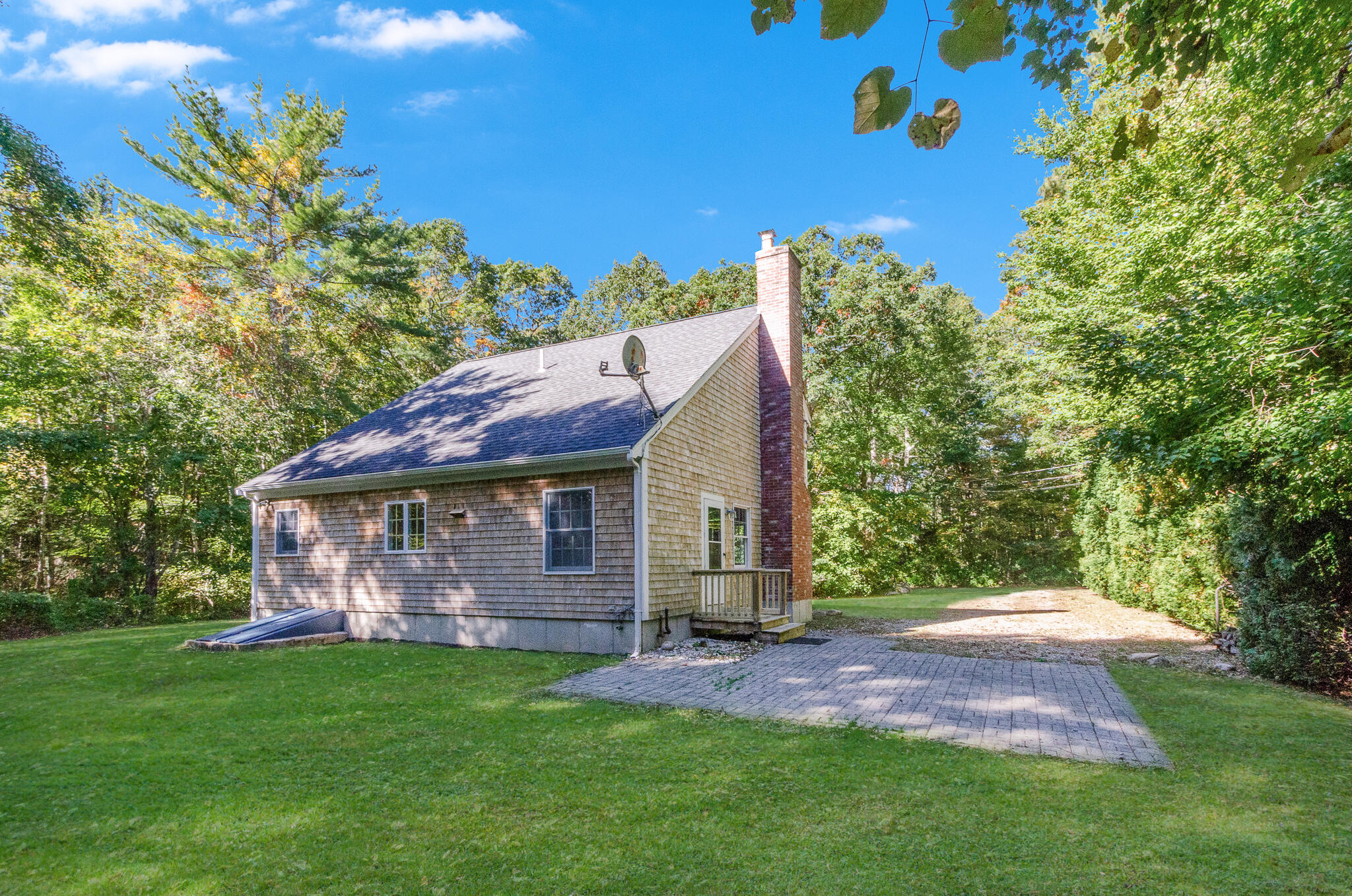 24 Foster Street Mattapoisett MA 02739