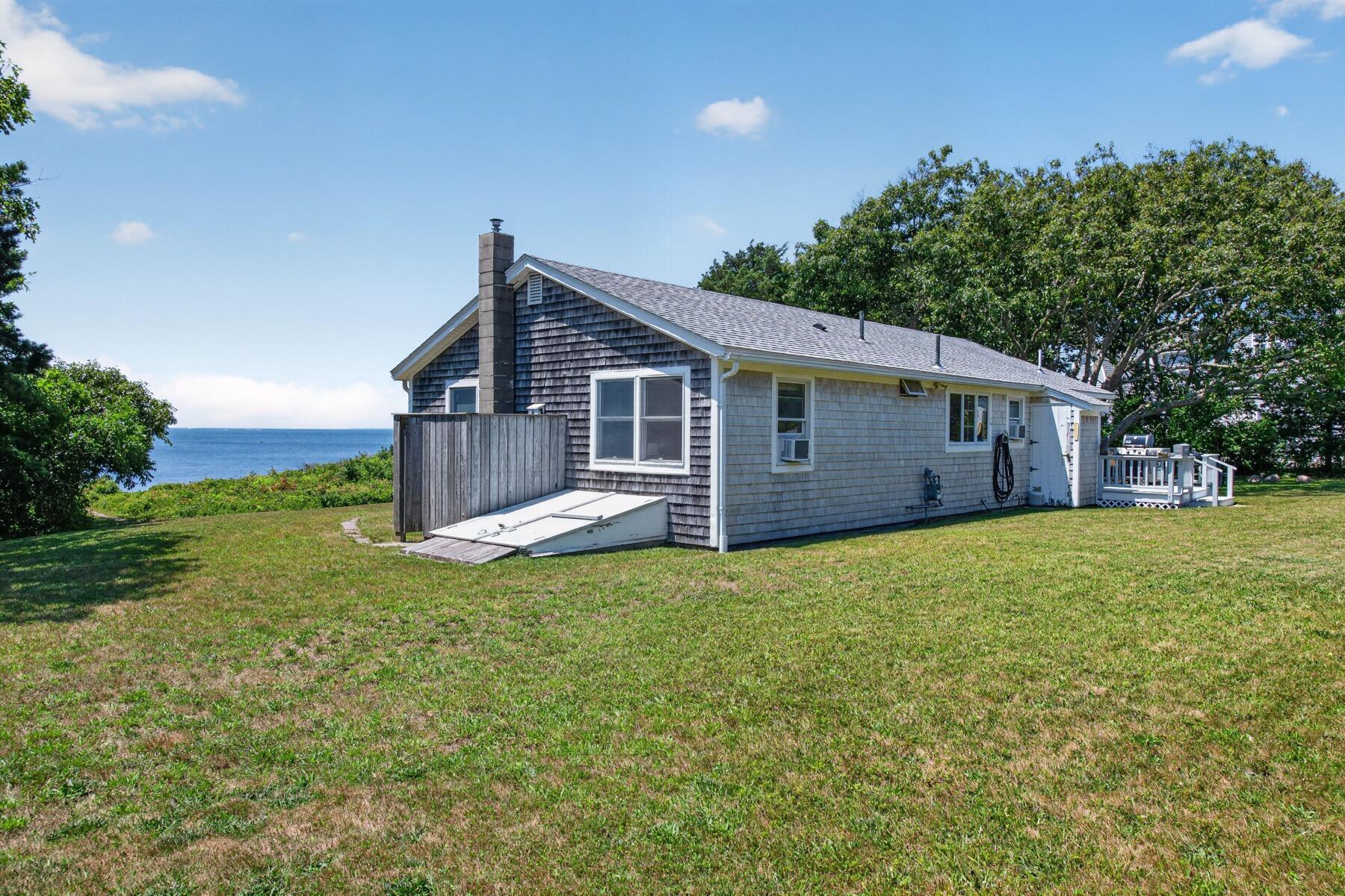 7 Gull Lane Cataumet MA 02534