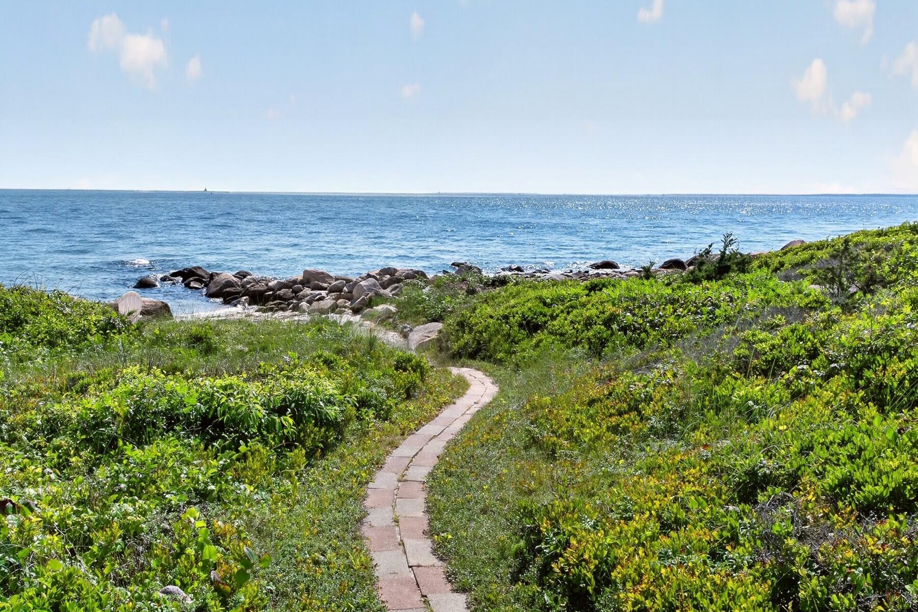 7 Gull Lane Cataumet MA 02534