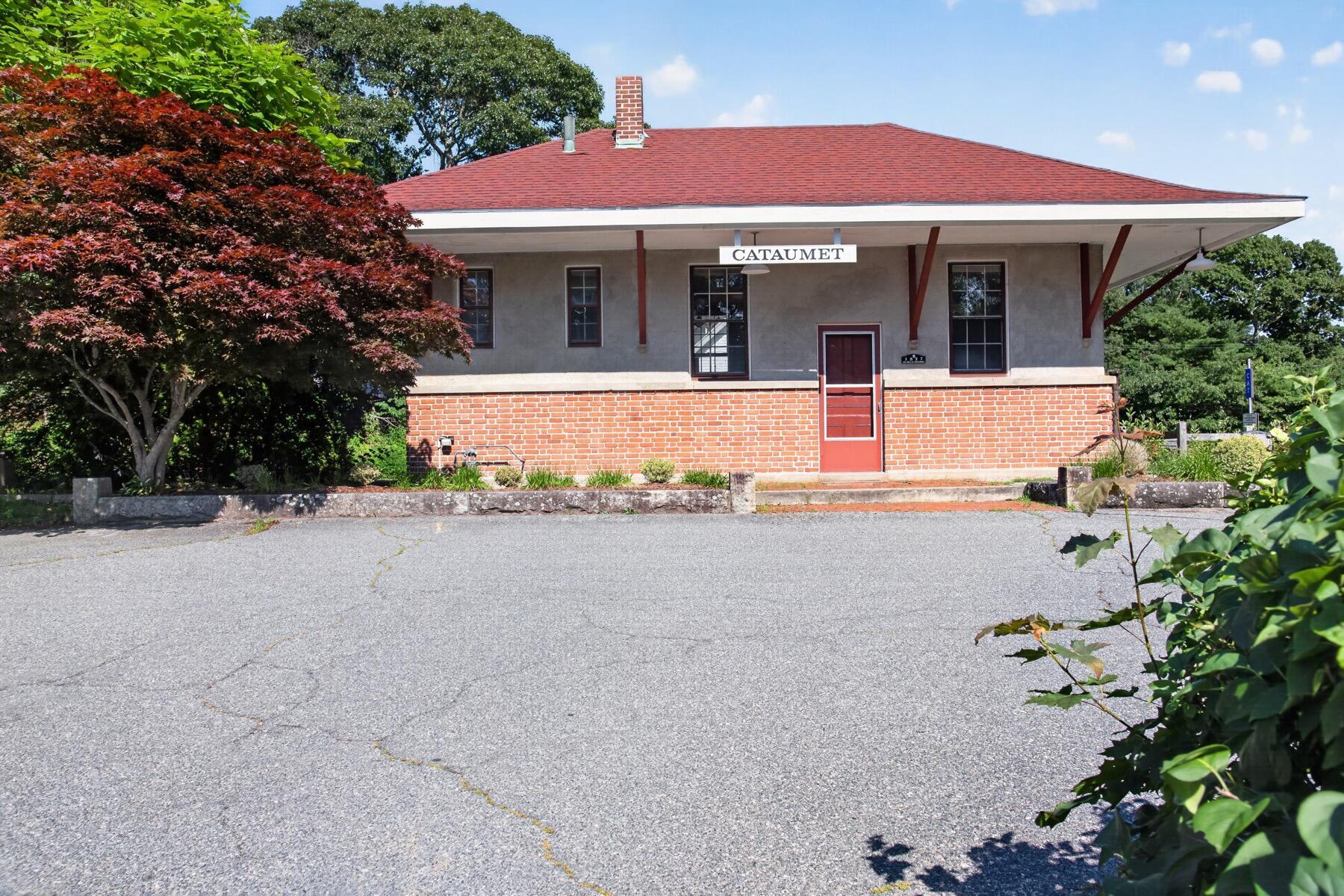 7 Gull Lane Cataumet MA 02534