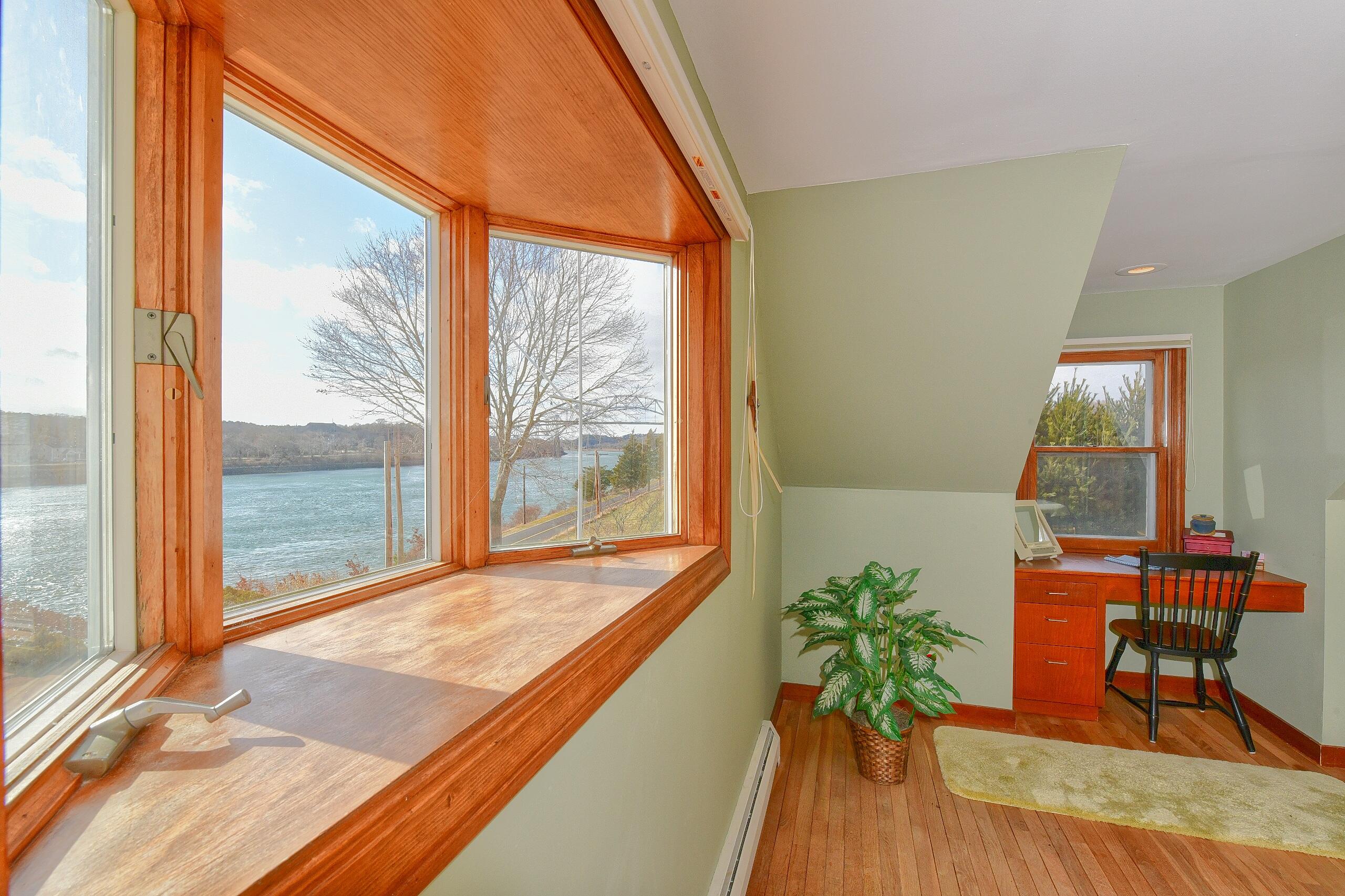 18 Gibbs Road Sagamore Beach MA 02562