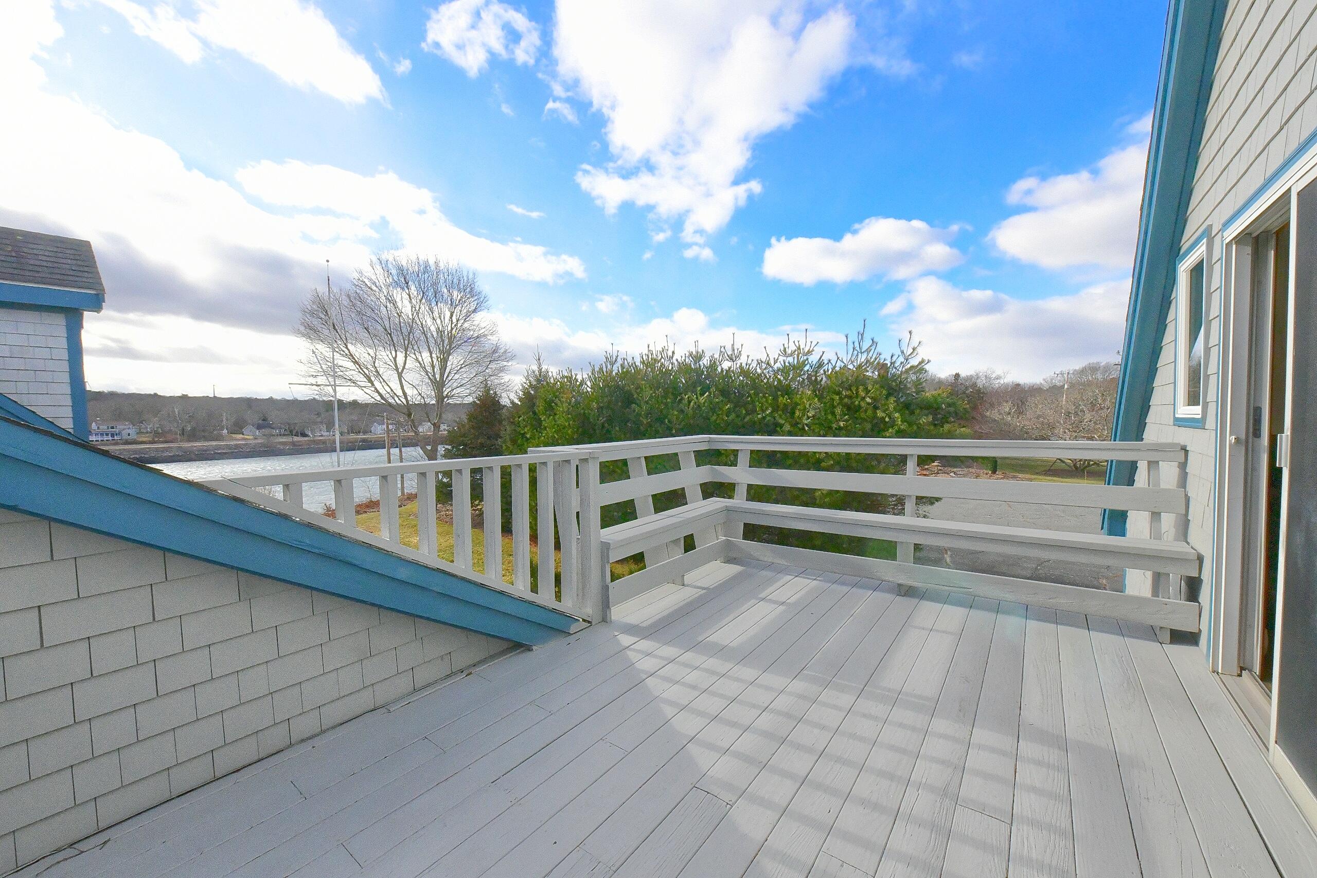 18 Gibbs Road Bourne MA 02562